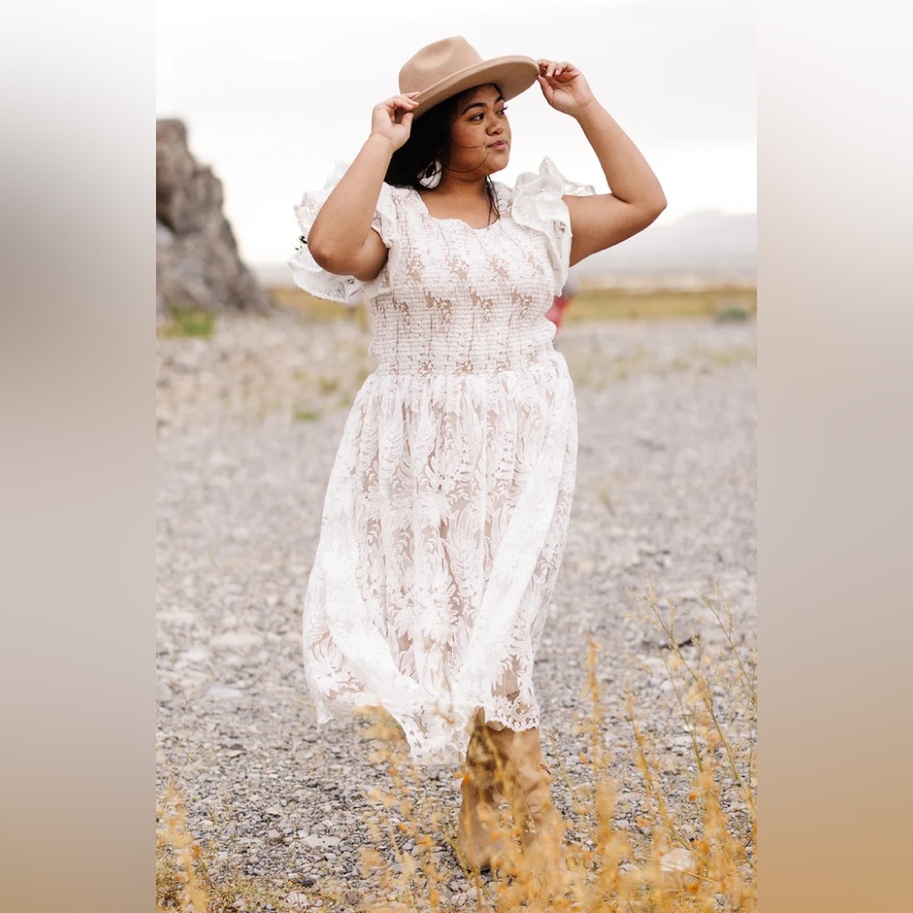 Ivy City Co White Lace Midi Dress